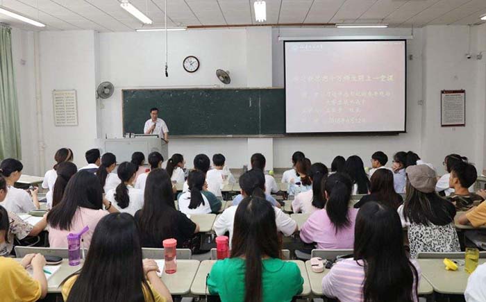 河北科技师范学院继续教育学院校园一角